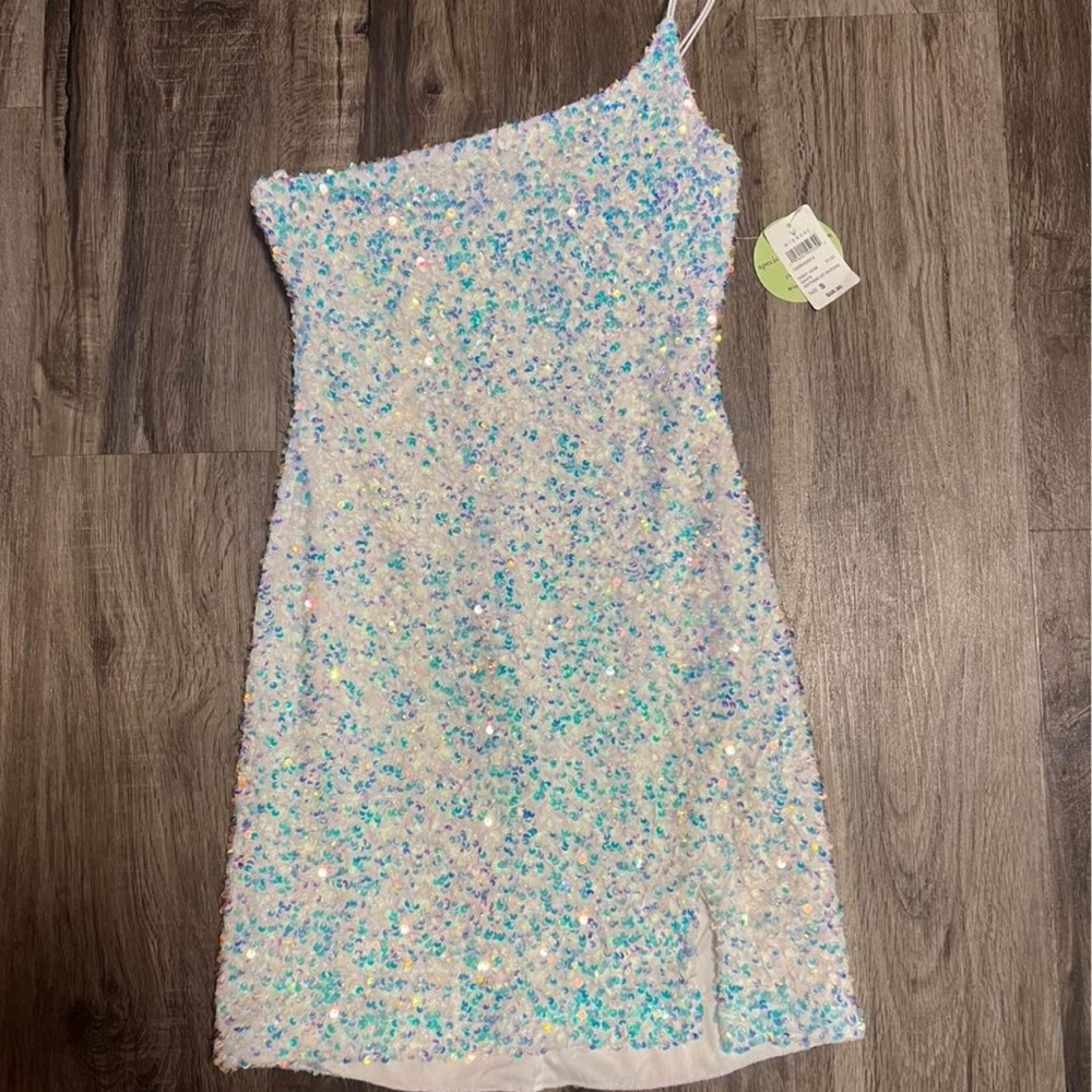Windsor homecoming dress!